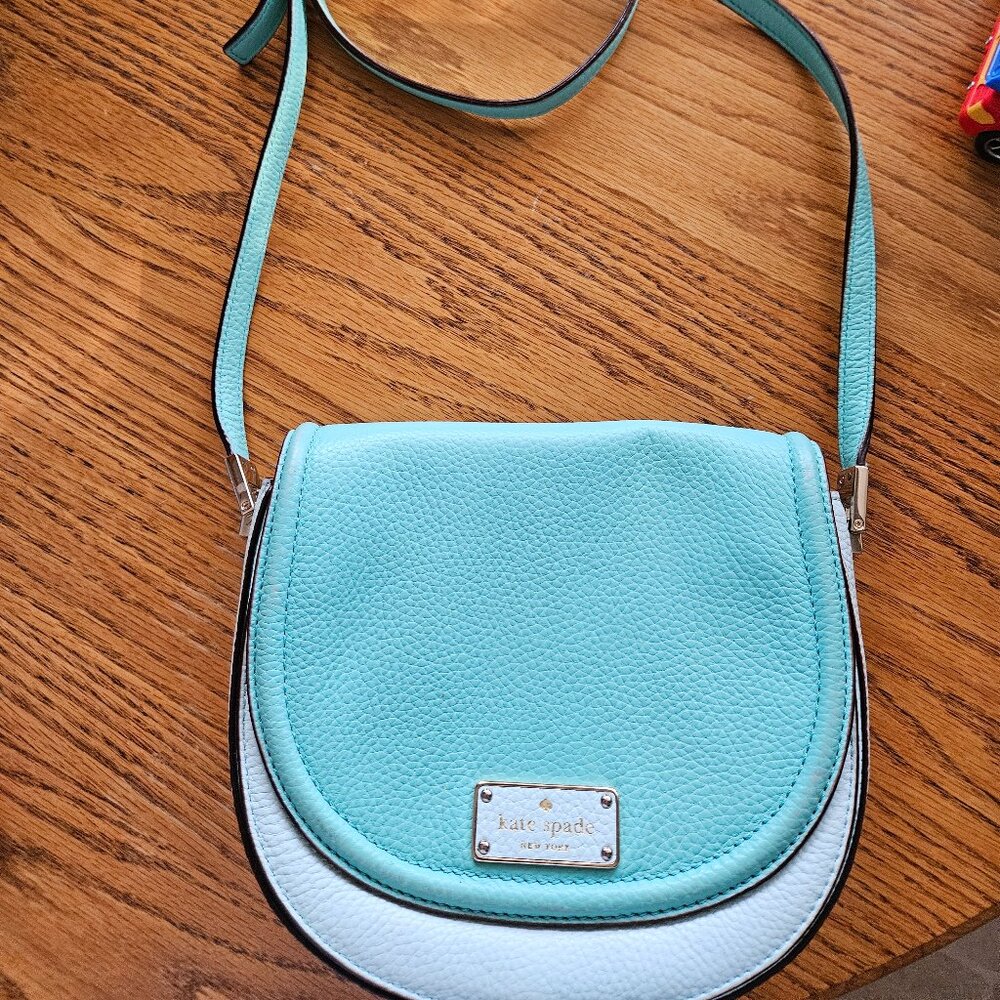 Kate Spde New York Womens Green Pebbled Leather Zipper Crossbody Bag